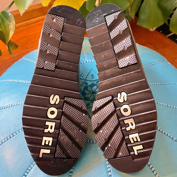 Sorel Harlow Chelsea Boot - Picture 8 of 12